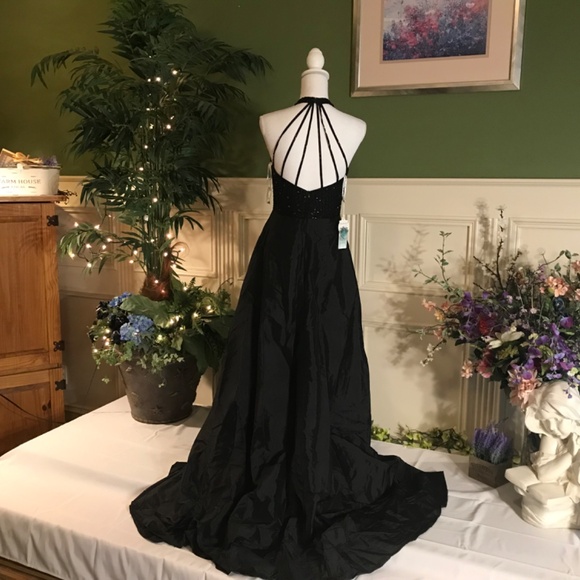 Formal evening ball gown dress - Picture 5 of 8